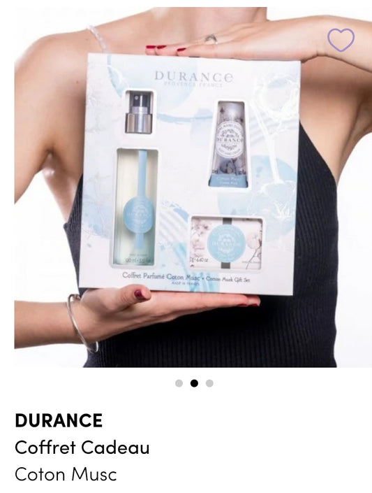 Ce coffret, en édition limitée, comprend :
• Eau de Parfum , format vente (50ml)
• Lait pour le Corps, format voyage (75ml)
• Mini Eau de Parfum, en format voyage (4ml)

Offrez la joie en cette saison des fêtes avec une dose d’optimisme à l’état pur. Auss